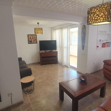 Visit Gibraltar Stay In La Linea For Less! La Linea de la Concepcion Exterior photo