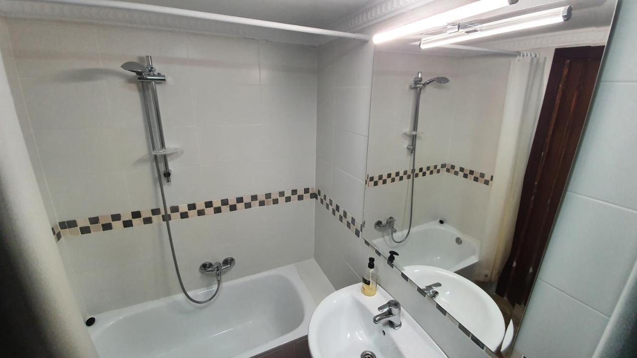 Visit Gibraltar Stay In La Linea For Less! La Linea de la Concepcion Exterior photo