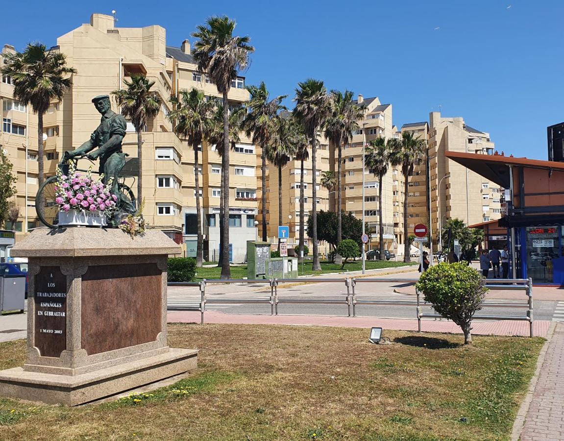 Visit Gibraltar Stay In La Linea For Less! La Linea de la Concepcion Exterior photo